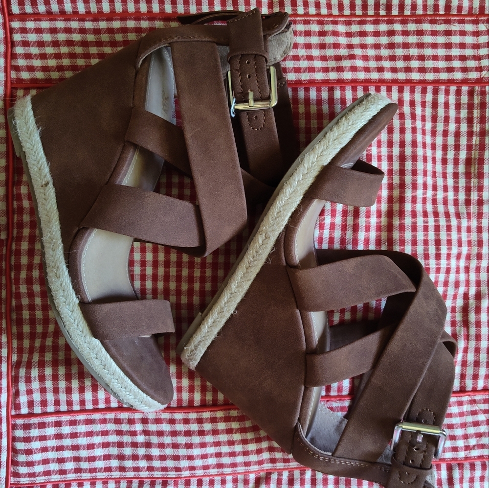Espadrille Wedges / Sandals - Picture 11 of 11